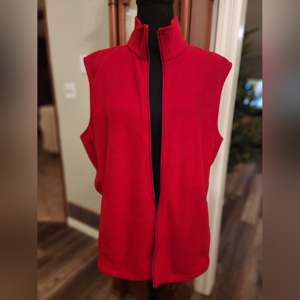 Woolrich fleece vest, red, size large